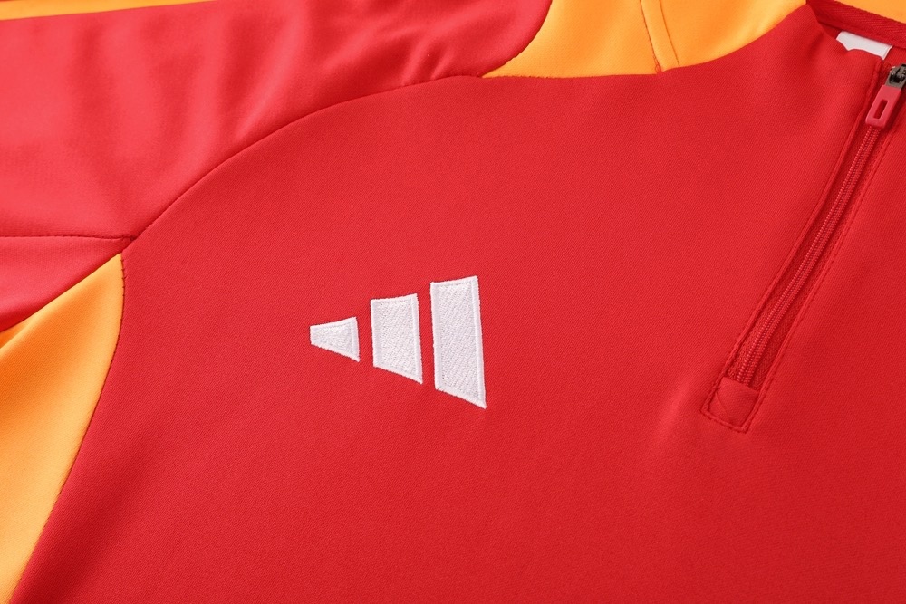 Тренировочный костюм Adidas